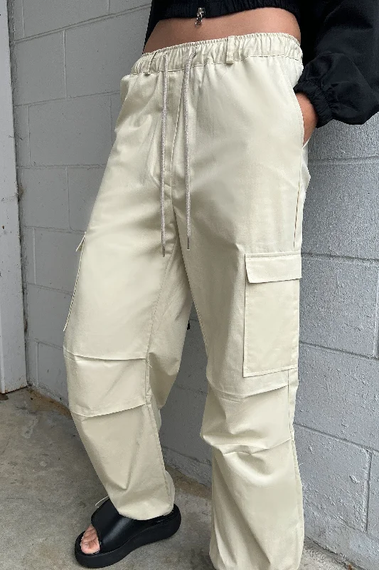 Women's Slim Fit Ripstop Cargo Pants in Olive Green for Outdoor AdventuresDRAWSTRING WAIST CARGO PANT