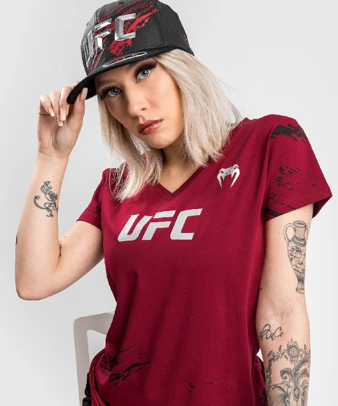 Striped Women T Shirt in a Classic PatternUFC Venum Authentic Fight Week 2.0 Women’s Short Sleeve T-Shirt - Red