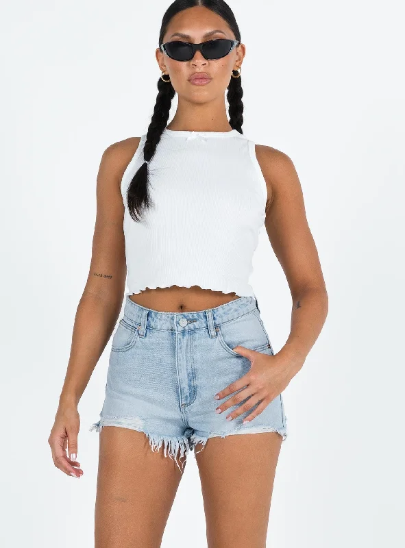 Plus Size Women's Denim Cut - off Shorts with Frayed Edges for a Casual and Laid - Back VibeAbrand High Relaxed Short Rosanna Rip Light Blue