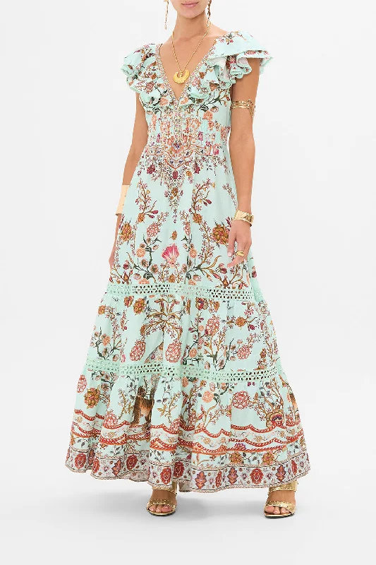 Maxi dresses with a paisley print for a classic and elegant styleTIERED DRESS WITH NECK FRILL WEAVING WORLDS