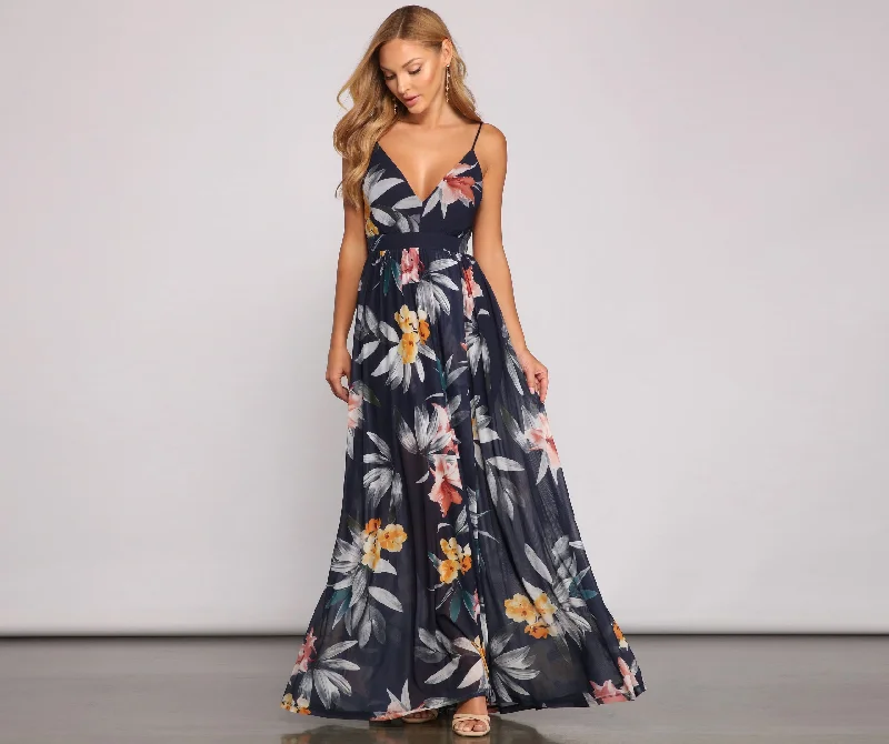 Maxi dresses with a halter neck for a stylish and sophisticated choiceDreamy Vacay Vibes Maxi Dress