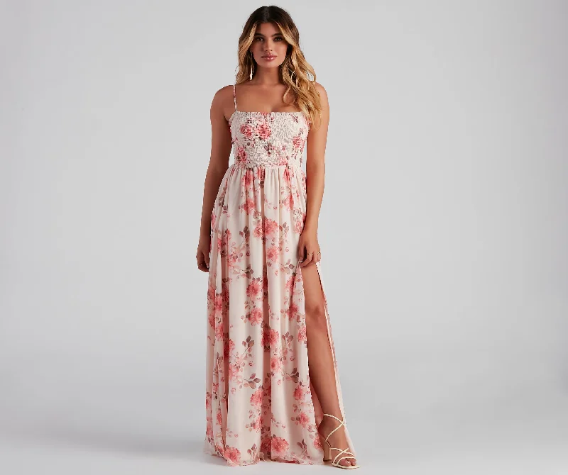 Maxi dresses with mesh panels for a sexy and trendy appearanceEffortlessly Enchanting Floral Maxi Dress