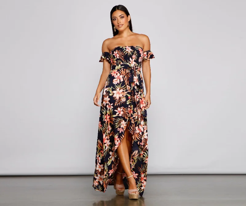 Maxi dresses with a V - neckline for a flattering and elongating shapeTropical Sunsets Maxi Dress