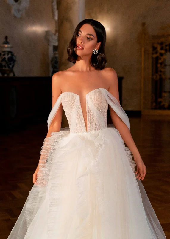 Wedding guest dresses with cold - shoulder ruffled sleeves and knee - length hemsOff-the-shoulder Tulle Princess Bridal Ball Gown