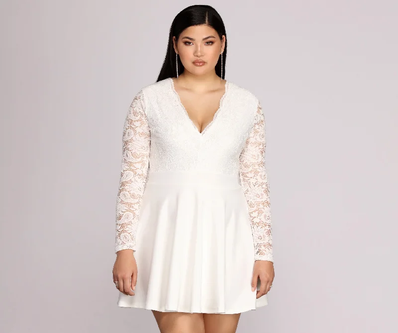 Mini dresses with pocket details for added functionalityPlus La La Lace Dress