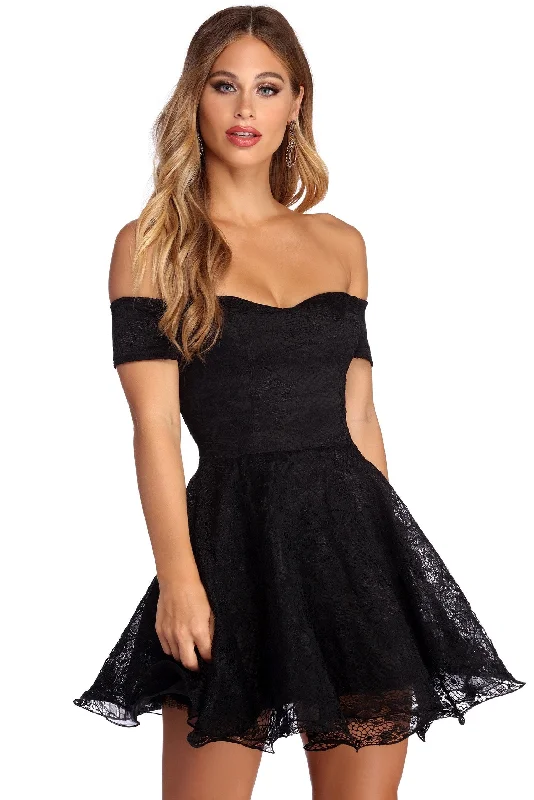 Mini dresses with tiered skirts for added volumeSweet Day Dress