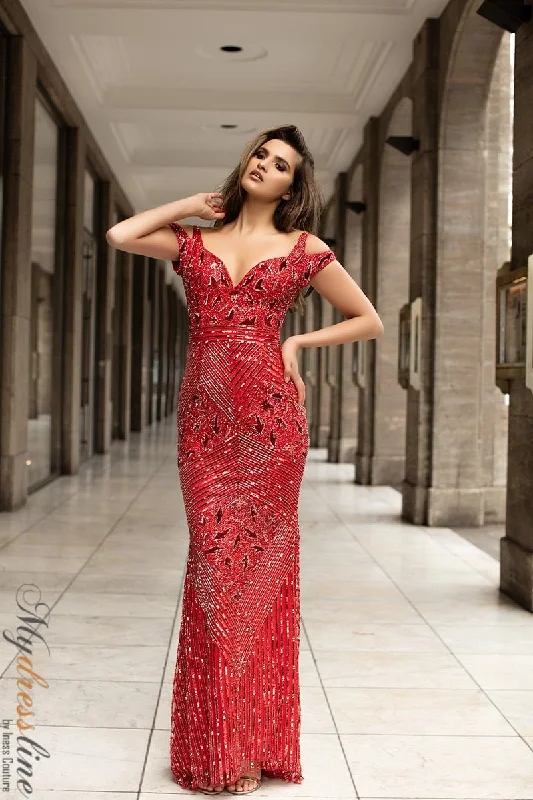 Prom dresses with lace - up side panels and ruffled bodices for a feminine and detailed lookChic and Holland AN1465