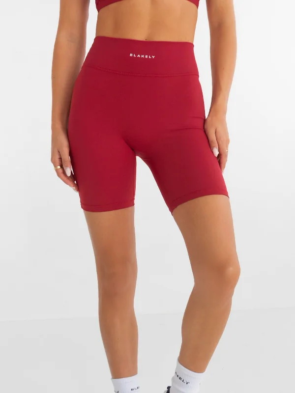 Belted Women Shorts to Enhance the WaistlineStudio Active Shorts - Cherry Red